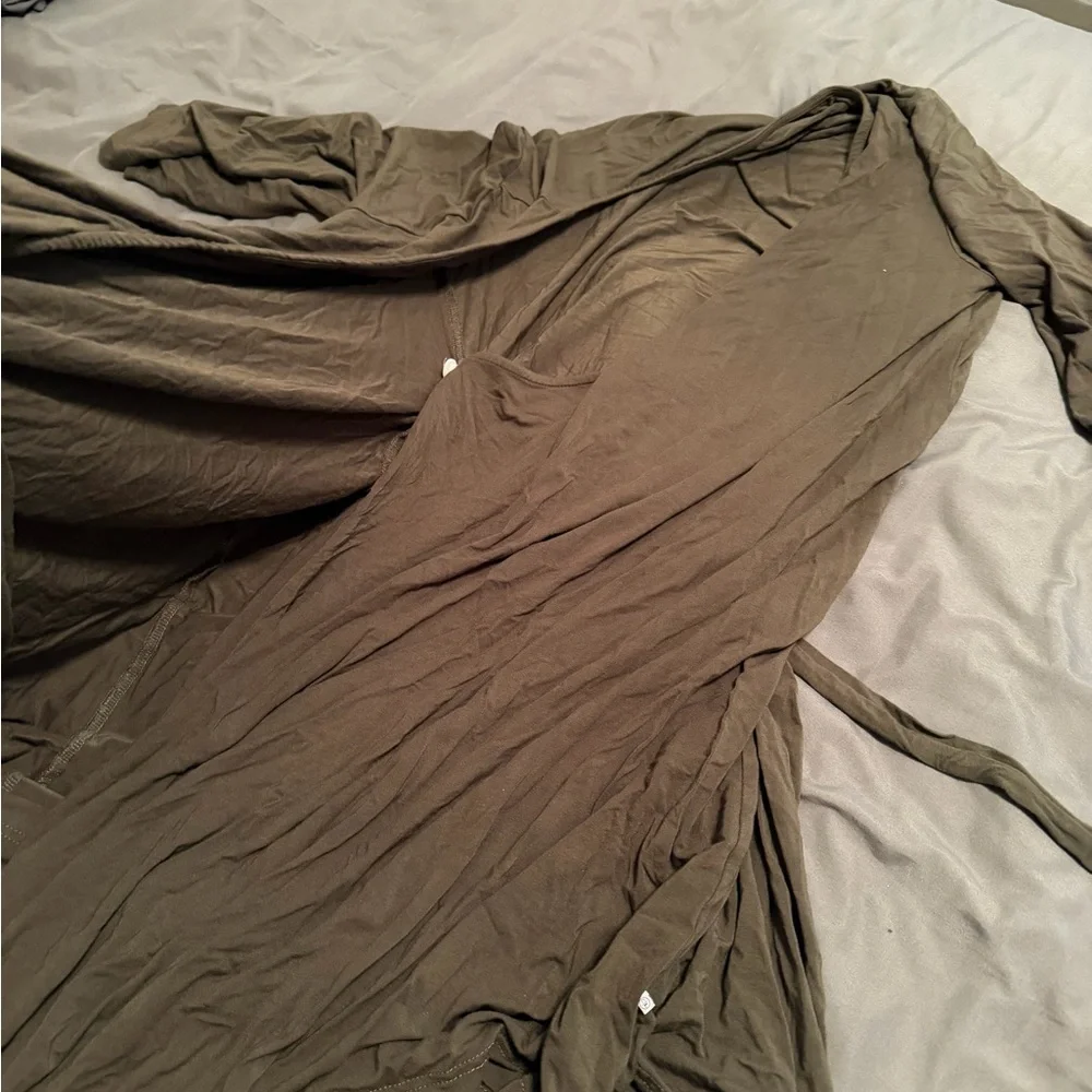Caden Lane Maternity Robe - Picture 4 of 4